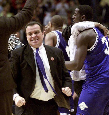 2001: Hampton coach gets a lift