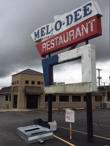 Mel-O-Dee restaurant in New Carlisle damaged in storm