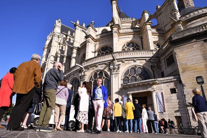notre dame easter sunday services