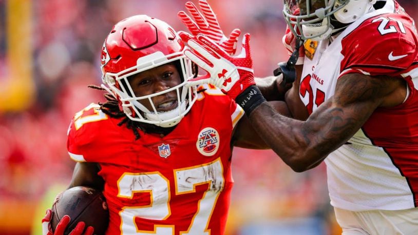 Running back Kareem Hunt (27) was cut by the Kansas CIty Chiefs in late November.