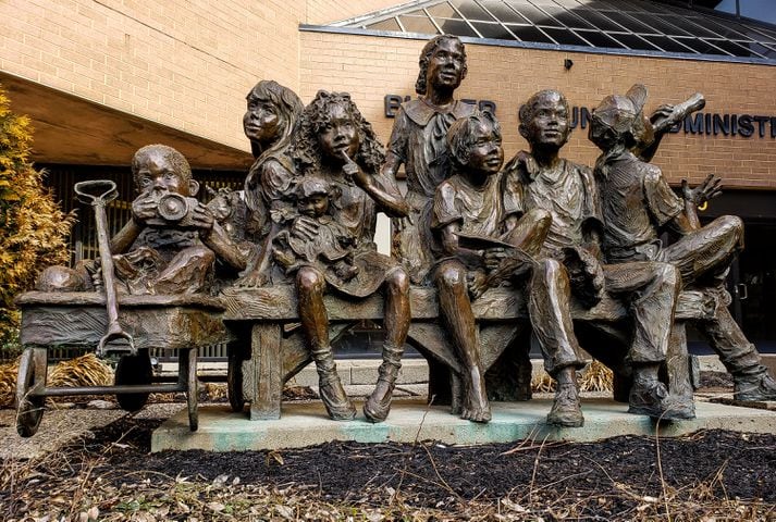 photo tour of the sculptures in Hamilton