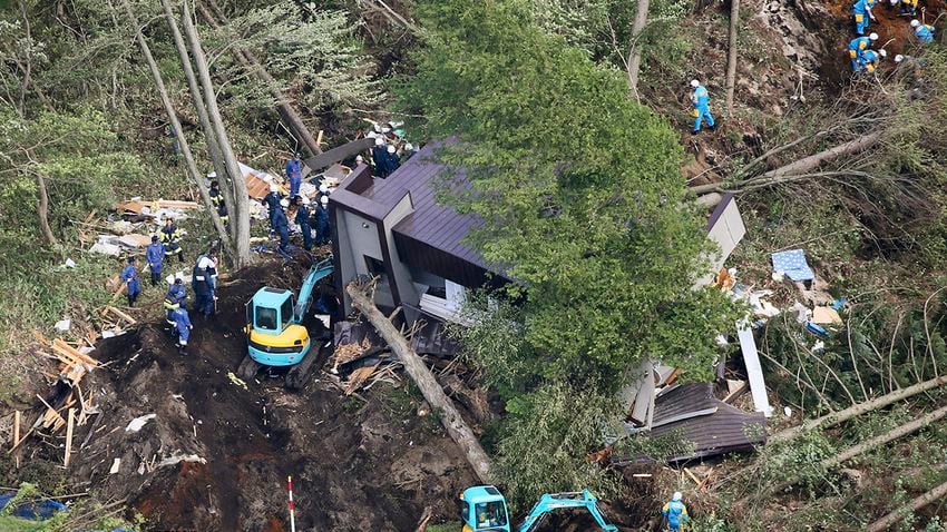 Photos: Powerful quake triggers dozens of landslides in Japan