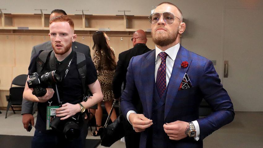 Stars come out to watch Floyd Mayweather vs. Conor McGregor