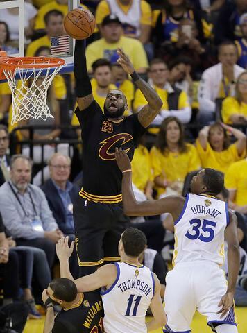Photos: Golden State Warriors defeat Cleveland Cavaliers to win NBA title