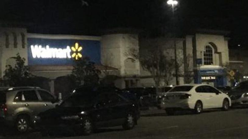 Thieves have been targeting women  in Walmart parking lots in Jacksonville, Florida.