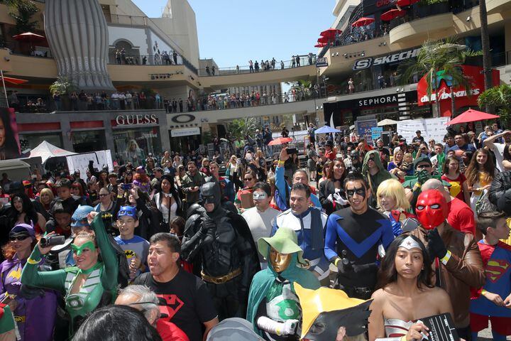 Guinness World Record for most people dressed as DC Comics Super Heroes