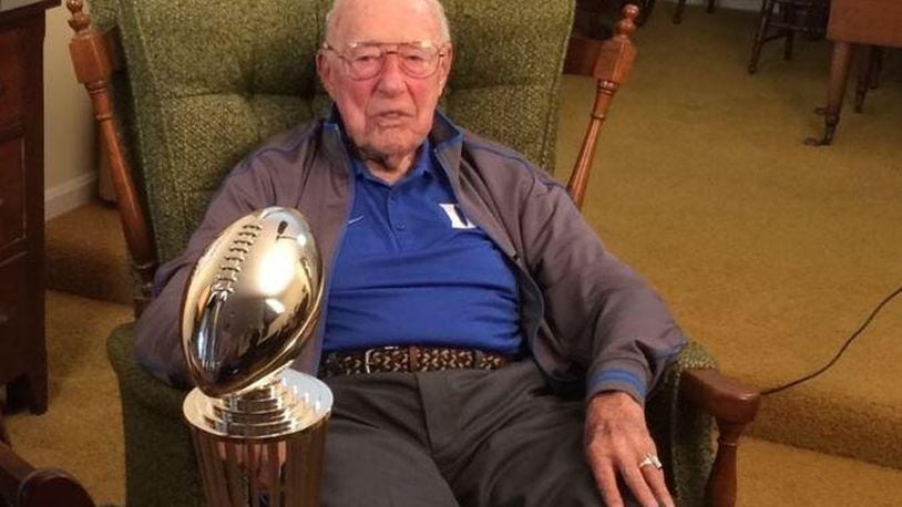 Leonard “Jim” Smith, a 1939 Hamilton High School graduate, played football at Duke University and was the last surviving player from the 1942 Rose Bowl. CONTRIBUTED