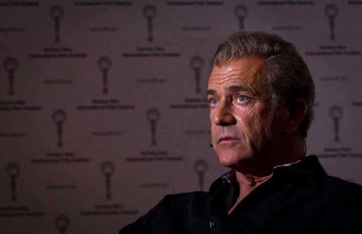 Mel and Robyn Gibson – $425 million