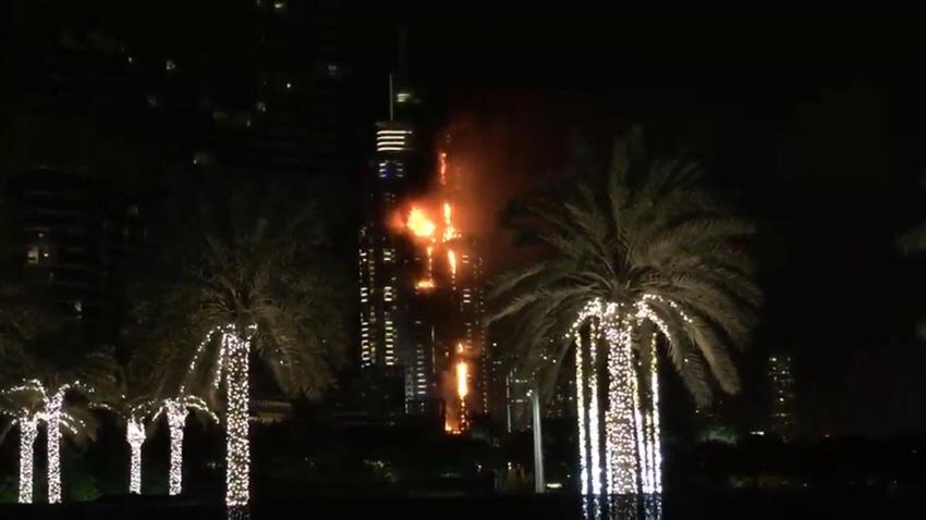 Fire engulfs luxury hotel in Dubai