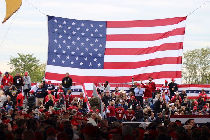Crowds grow as Warren County Trump rally nears