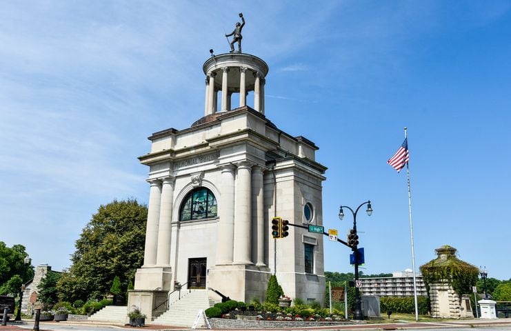 Soldiers, Sailors and Pioneers Monument in Hamilton