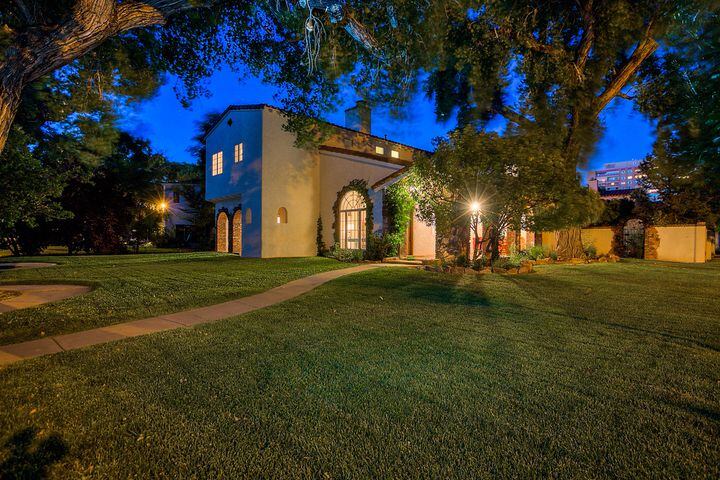 PHOTOS: Jesse Pinkman's "Breaking Bad" house hits market for $1.6 mil
