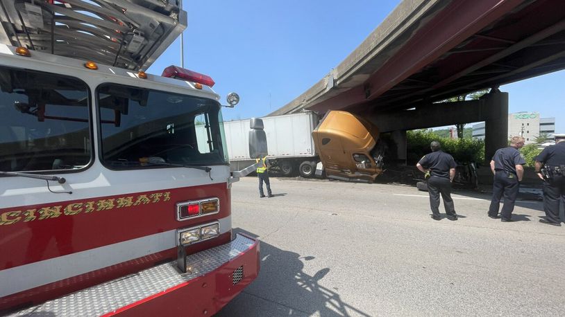 Multiple lanes of I-75 NB are shut down after a tractor-trailer struck an overpass. CINCINNATI PD