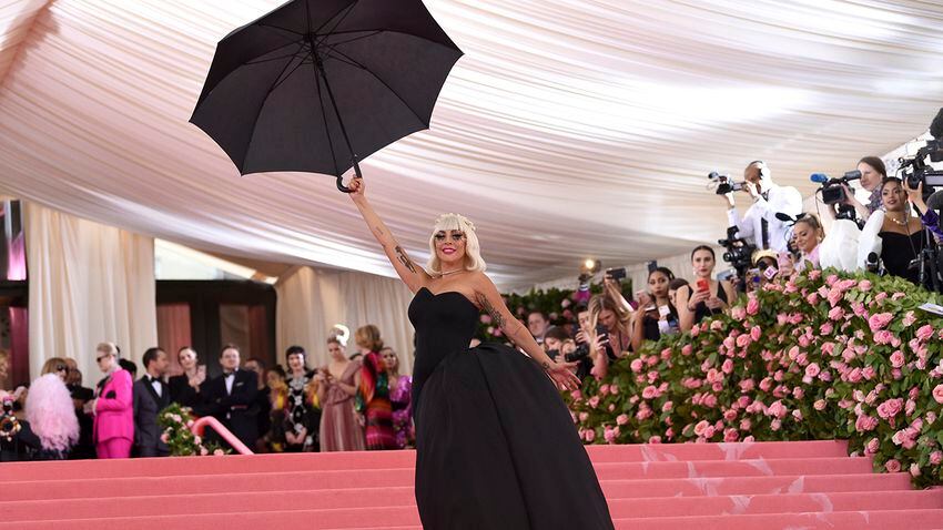 Photos: Lady Gaga’s big, pink red carpet arrival at 2019 MET Gala
