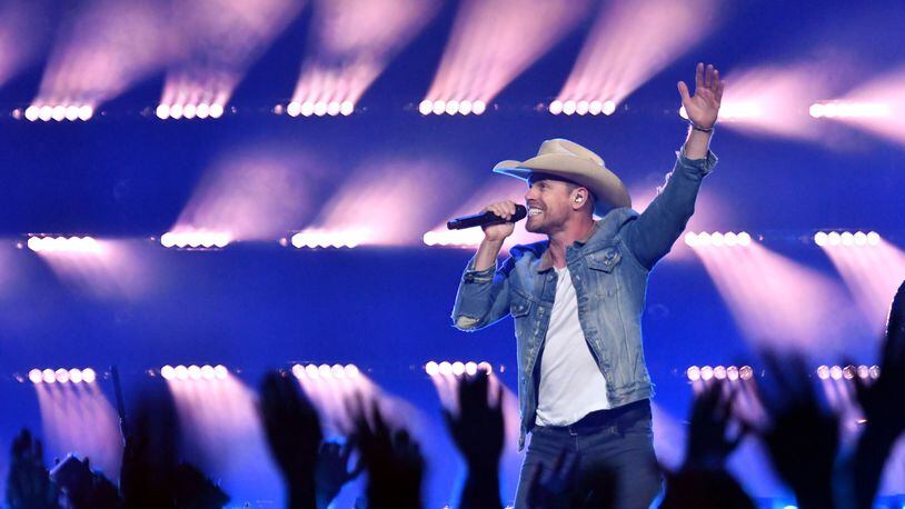NEW YORK, NEW YORK - SEPTEMBER 20: Country music singer/songwriter Dustin Lynch performs at Madison Square Garden on September 20, 2019 in New York City. (Photo by Mike Coppola/Getty Images)