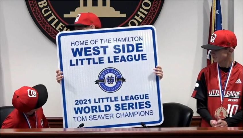 City entry signs to recognize team