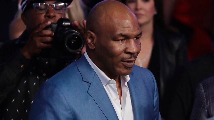 Stars come out to watch Floyd Mayweather vs. Conor McGregor