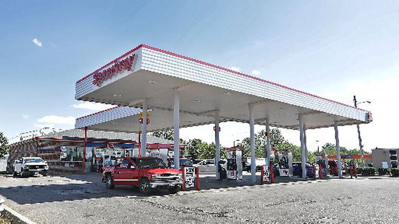 Speedway plans to hold open interviews at Ohio locations next week to fill 350 jobs.