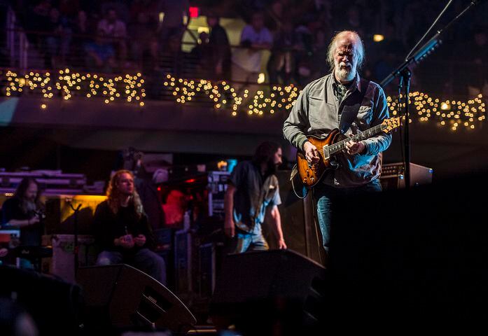 Gregg Allman, Warren Haynes, Grace Potter, Widespread Panic and more perform at 25th anniversary Christmas Jam in Asheville, N.C.