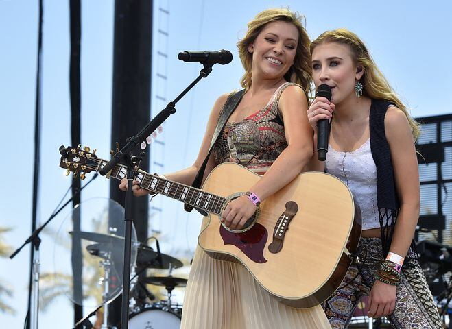 CMT Video of the Year - Maddie & Tae