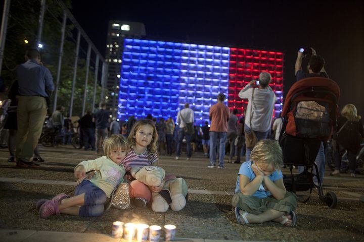 Tel Aviv honors Paris terror victims
