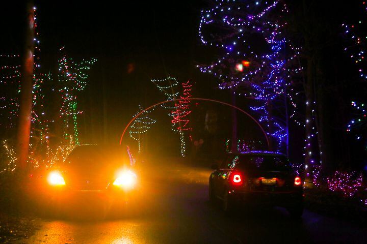 111920 Journey Borealis at Pyramid Hill drive-thru holiday light display