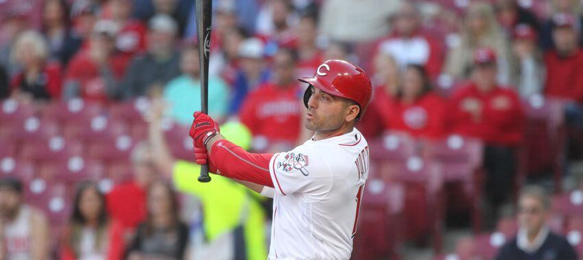 Reds rout Marlins to end eight-game losing streak