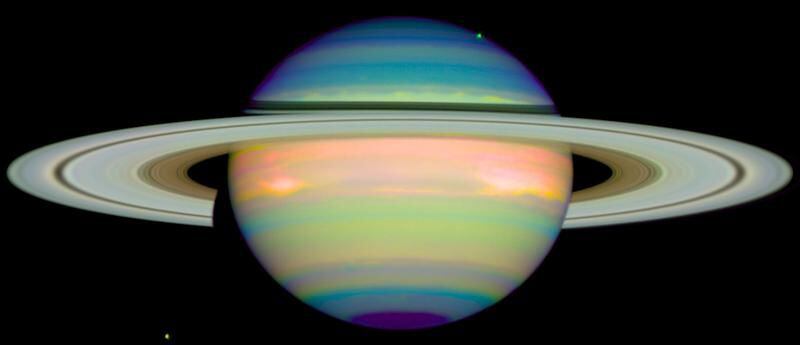 Infrared view of Saturn
