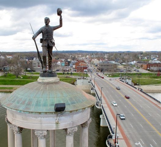 Soldiers, Sailors and Pioneers Monument in Hamilton