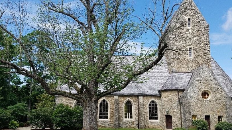 The ash tree in front of Kumler Chapel on Miami University’s Western Campus has been infected by the emerald ash borer. BRENNEN KAUFFMAN/STAFF