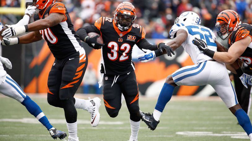 CINCINNATI, OH - OCTOBER 29: Jeremy Hill #32 of the Cincinnati Bengals runs with the ball against the Indianapolis Colts at Paul Brown Stadium on October 29, 2017 in Cincinnati, Ohio. (Photo by Andy Lyons/Getty Images)