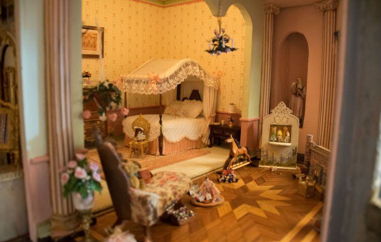 Astolat Dollhouse Castle kids bedroom nursery