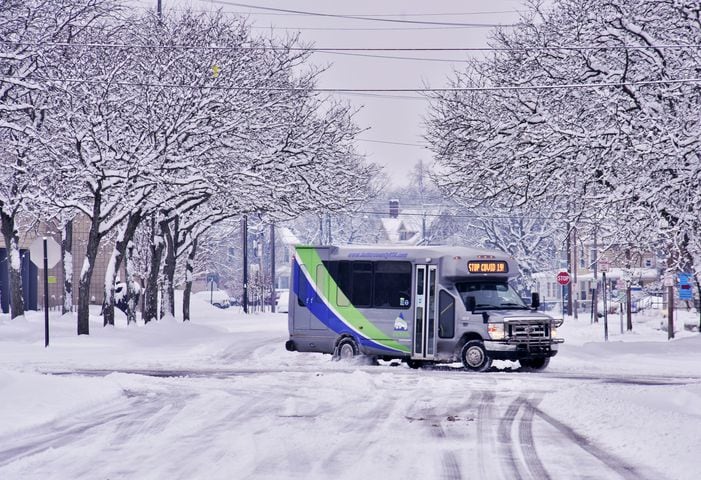 021021 bus in snow