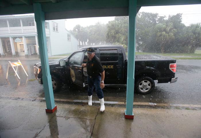 'Life-threatening' Hurricane Hermine roars toward Florida