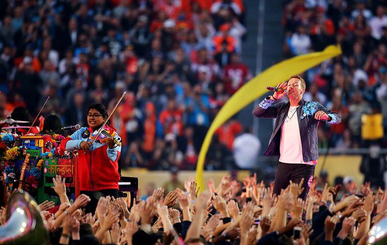 Coldplay starts halftime show