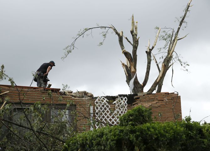 PHOTOS: Tornado cleanup begins in Beavercreek, Trotwood