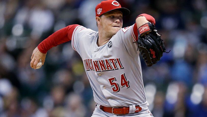 MILWAUKEE, WISCONSIN - MAY 21:  Sonny Gray #54 of the Cincinnati Reds pitches in the first inning against the Milwaukee Brewers at Miller Park on May 21, 2019 in Milwaukee, Wisconsin. (Photo by Dylan Buell/Getty Images)