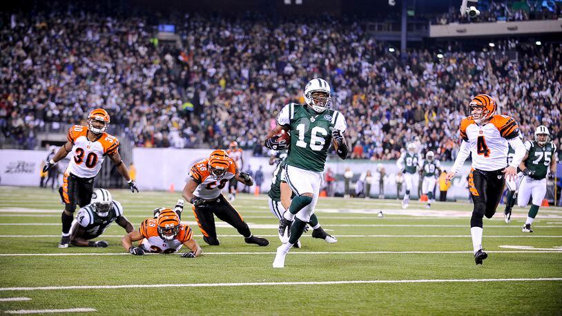 New York Jets wide receiver Brad Smith (16), breaks away to score a touch down in the fourth quarter of an NFL football game against the Cincinnati Bengals at New Meadowlands Stadium, in East Rutherford, N.J., Nov. 25, 2010. Ben Solomon/The New York Times