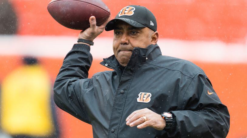 CLEVELAND, OH - DECEMBER 11: Head coach Marvin Lewis of the Cincinnati Bengals helps warm up his receivers prior to the game against the Cleveland Browns at FirstEnergy Stadium on December 11, 2016 in Cleveland, Ohio. (Photo by Jason Miller/Getty Images)