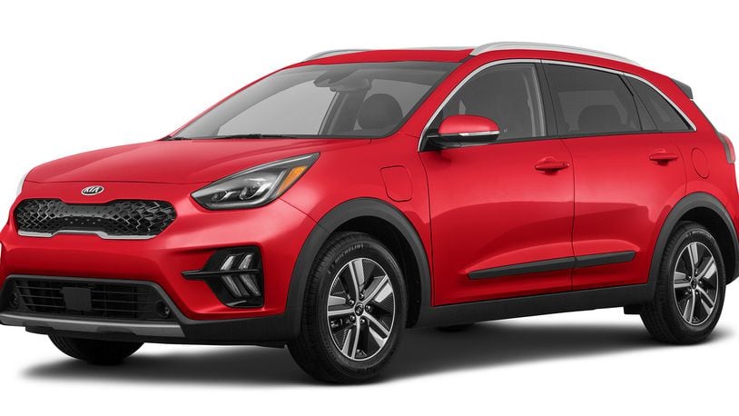 The 2020 Niro Plug-in Hybrid Vehicle (PHEV) received several exterior enhancements for its 2020 mid-cycle refresh, including a redesigned front and rear fascias, a new diamond-pattern grille and dual chevron-shaped LED daytime running lights, new fog lamps, and updated projector-type headlights. The rear faux skid plate is wider and more pronounced, the rear LED combination lights have more technological appeal than previous, and there is a new 16-inch alloy wheel design. Metro News Service photo