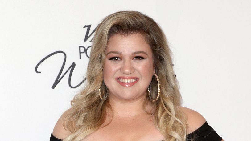 Kelly Clarkson made a personal revelation about her body and happiness in a new interview.