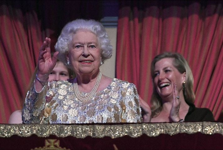 queen elizabeth ii celebrates 92nd birthday