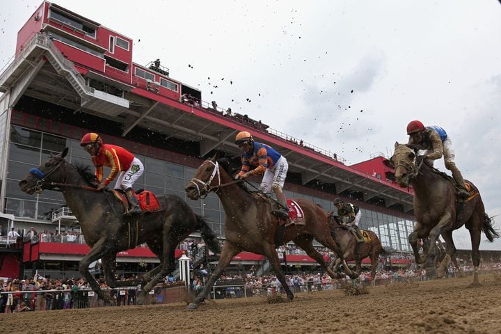 American Pharaoh wins 2015 Preakness Stakes