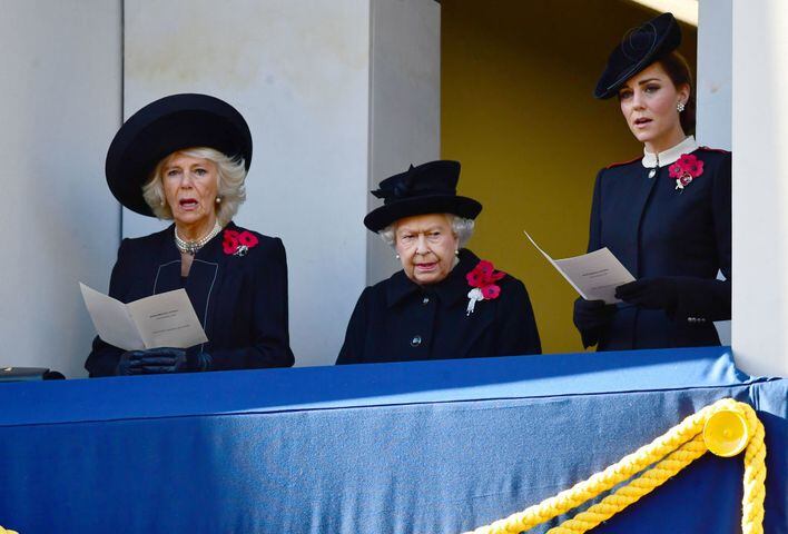 Photos: British royal family at WWI Remembrance Sunday ceremony
