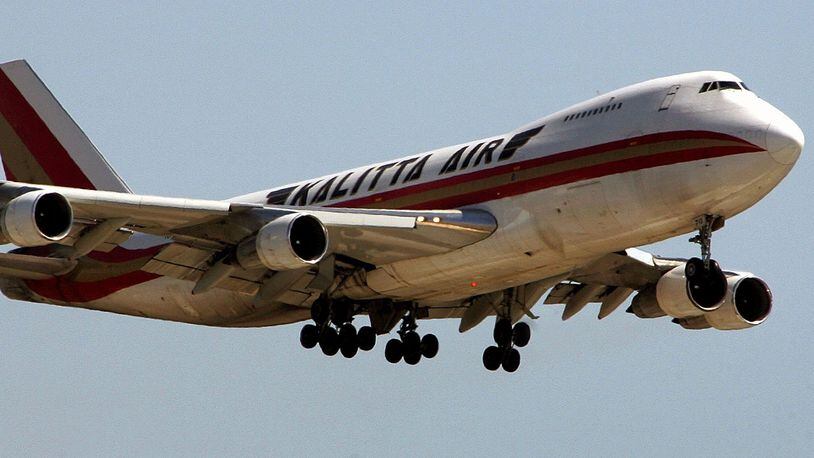 A Kalitta Air Boeing 747 cargo jet makes its approach to Chicago's O'Hare International Airport (2006 Photo by Tim Boyle/Getty Images)
