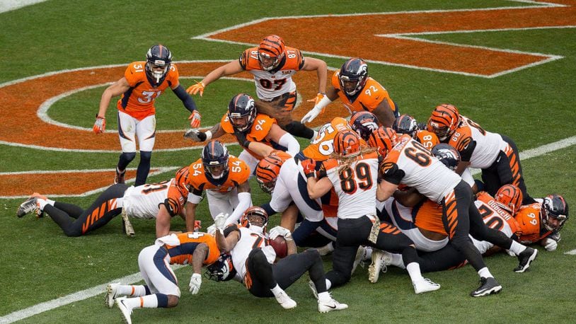 DENVER, CO - NOVEMBER 19: The Denver Broncos defense stops running back Joe Mixon #28 of the Cincinnati Bengals near the goal line in the first quarter of a game at Sports Authority Field at Mile High on November 19, 2017 in Denver, Colorado. (Photo by Justin Edmonds/Getty Images)