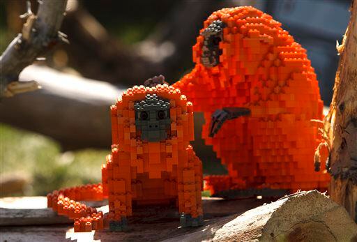 Zoo animals made of Legos