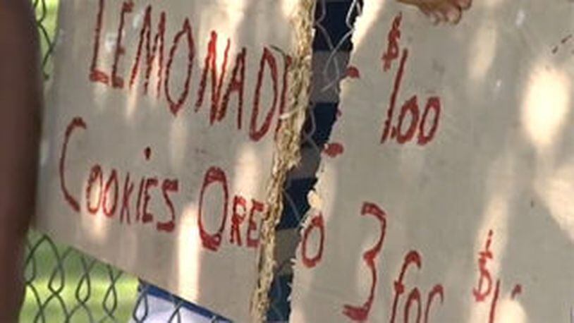 Police are investigating after a man robbed an Oklahoma lemonade stand run by children Tuesday afternoon.

(Photo: Fox23.com)