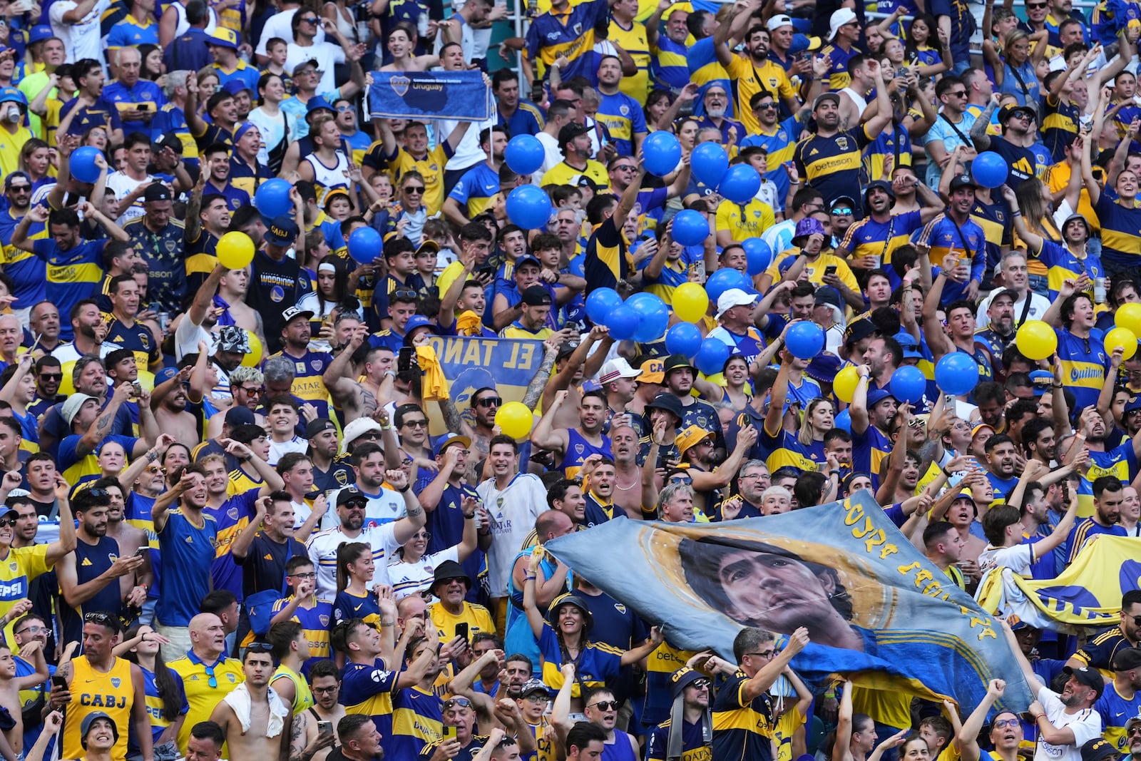 Boca Juniors fans cheer prior to the Club World Cup group C soccer match between Boca Juniors and Benfica in Miami Gardens, Fla., Monday, June 16, 2025. (AP Photo/Rebecca Blackwell)