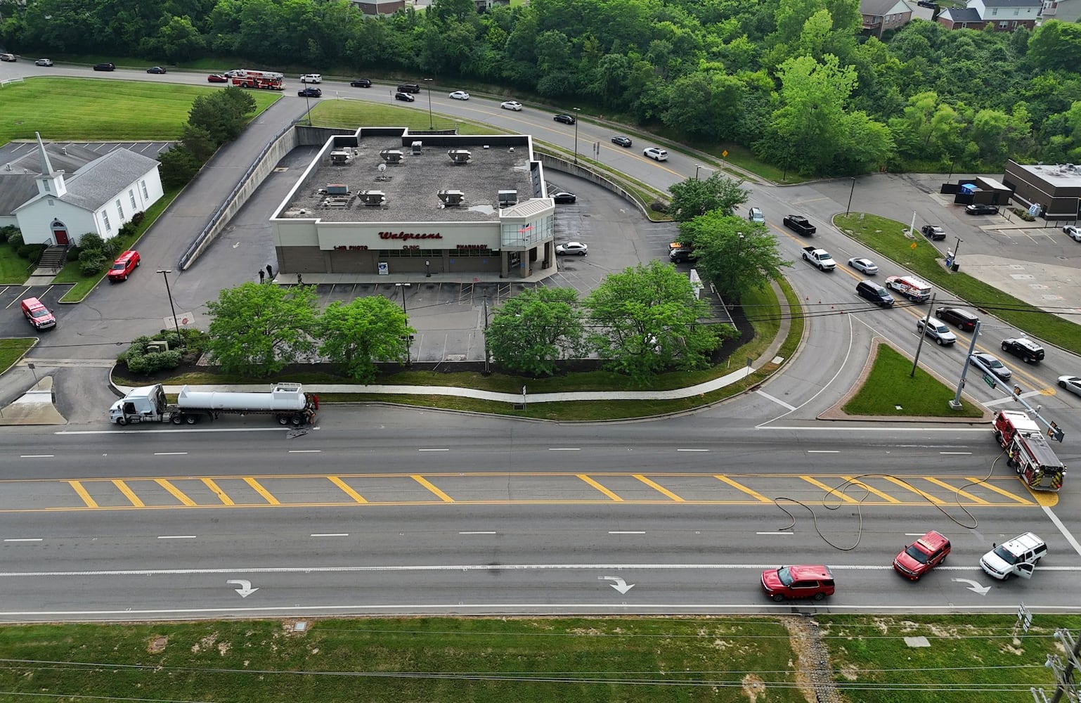 Crews work to clean chemical spill on OH-4 in Fairfield